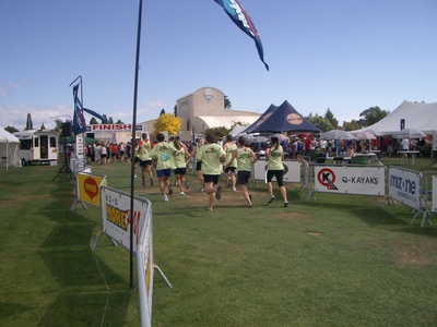 the whole team of B@stards running to the finish!