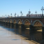 Pont de Pierre crossing the La Garonne