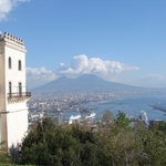 Mt Vesuvius in the distance