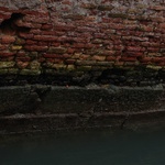 The amazing colours, brick and seawater
