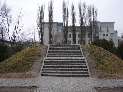 Warsaw: Stairs to where the house stood