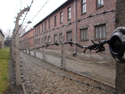 Auschwitz: Fences around the camp