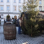 Krakow: The local wine barrel - line up!