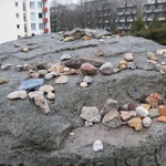 Warsaw: Messages left even now to show remembrance 