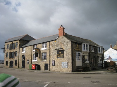 Our new local. Very tasty food and beverages!