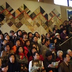 Chinese tourists ready for the show