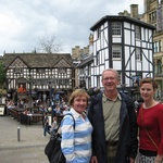 Pat, Peter and Gini in front of the oldest pub in Manchester