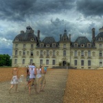 Ghostly figures walk towards the Chateaux