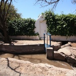 The constant flow of water between the vineyards