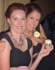 Lisa and Nat show off their cupcakes