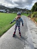 Juni did 3 laps on her own around the park. Brakes are hit and miss but she had a fab time. Both older girls have the blades a go around twice.