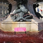 Free red wine for everybody!