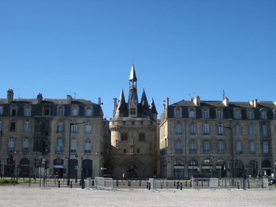 Gateway within the modern city