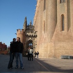 The happy couple in Albi's main Square