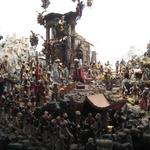 Naples history on display by woodland creatures