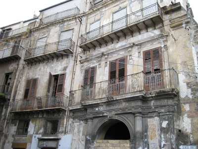 Another seemingly condemned building
