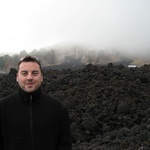 Nige blending with the volcanic rock