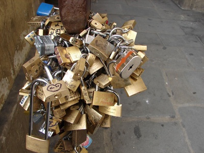 Strange locks with messages about loved ones