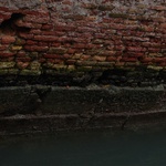 The amazing colours, brick and seawater