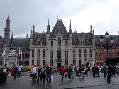 Back into the main squre "Burg" square