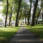 "The Beguinage" - a group of houses where nuns apparently live.