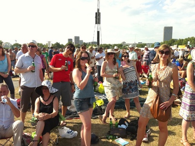 Paul McCartney Sunday concert, Jess, Anna & Gini, 2010