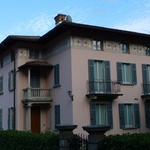 Lovely pink house, similar style to Austrian houses?