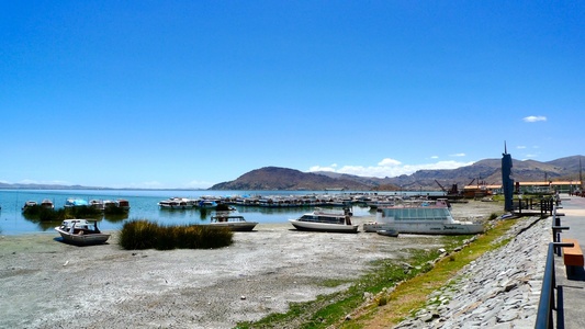 Numerous boats - some on dry land?