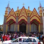 A wedding in full force in Puno