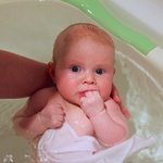 Comfort sucking during week of crying baths